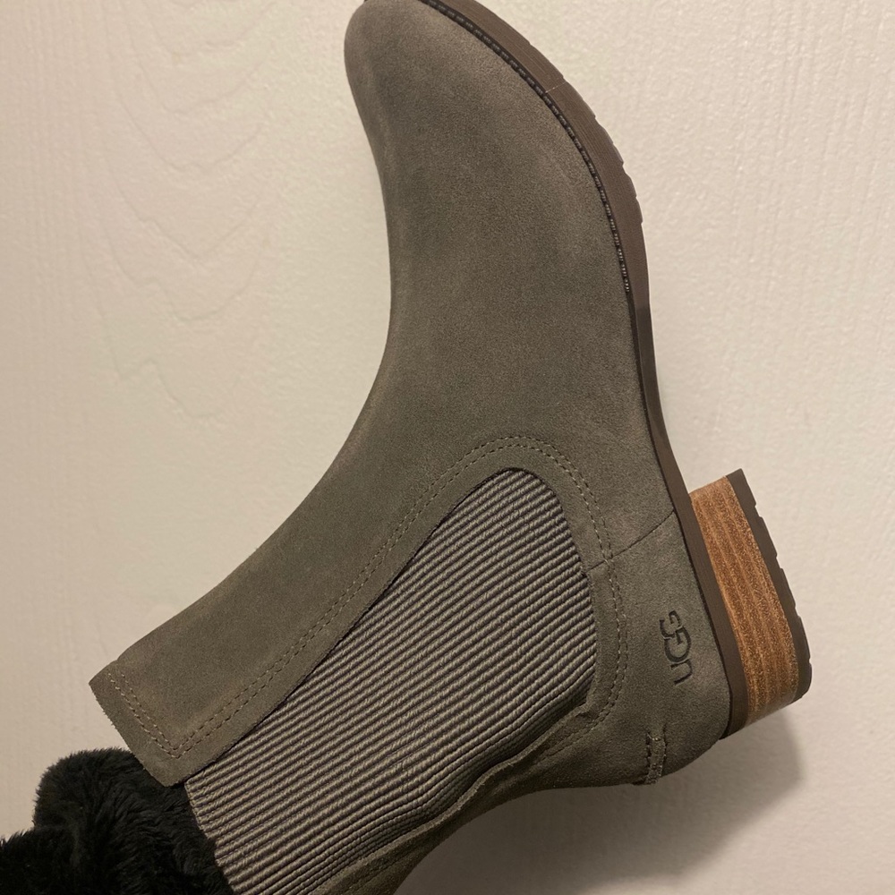 Uggs new. No tags 9.5